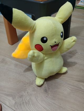 Práve sme dostali informáciu, že máme na sklade posledný kus tohto Pikachu. Kto si ho uchmatne? 🤓...